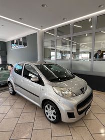 Peugeot 107 1.0 68CV 5p. Sweet Years 2Tronic