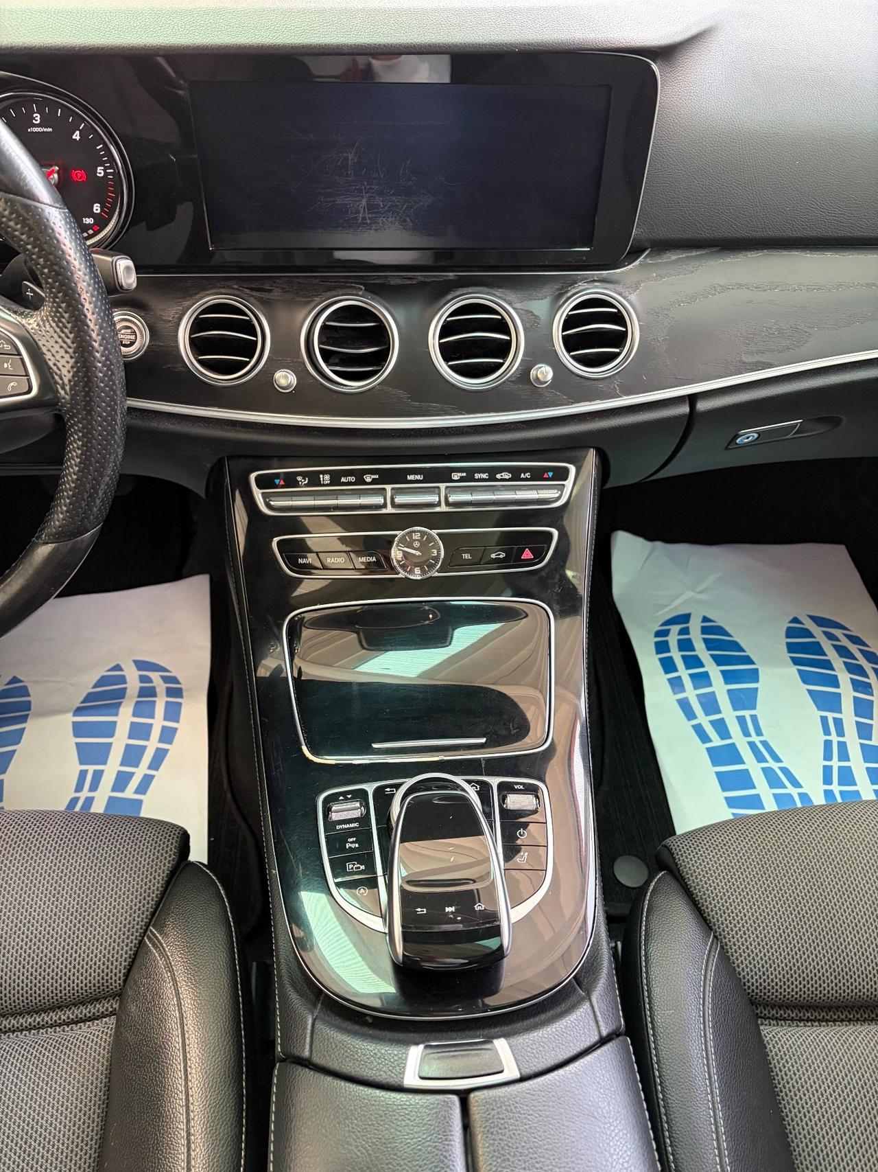 Mercedes-benz E 220 4 Matic Premium Plus