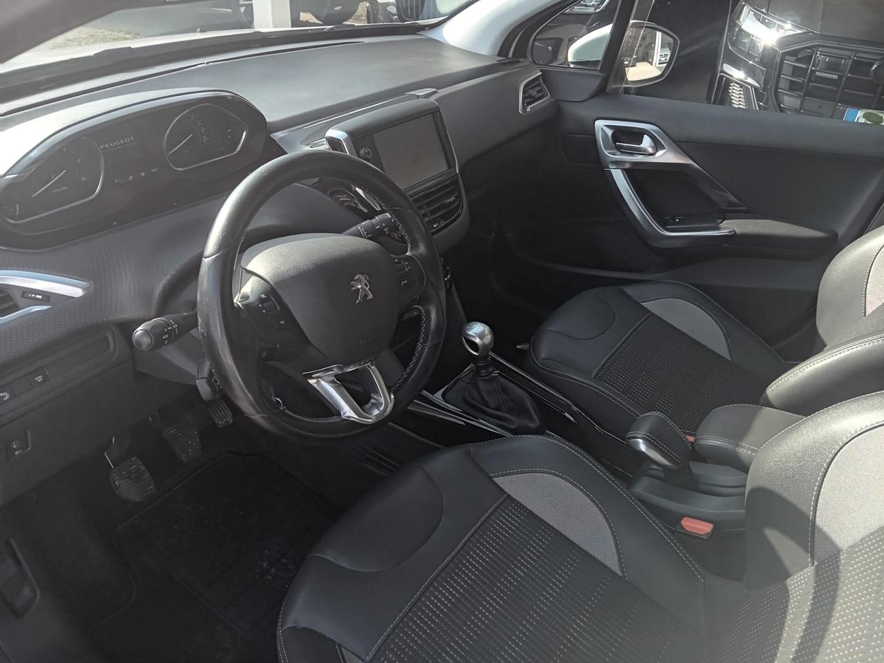 Peugeot 2008 BlueHDi 100 S&S Allure