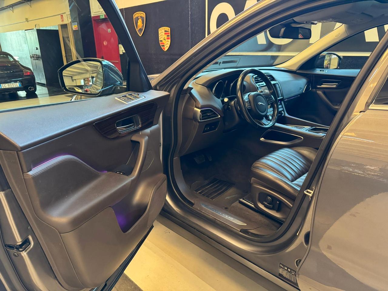 Jaguar F-Pace 2.0 D Prestige