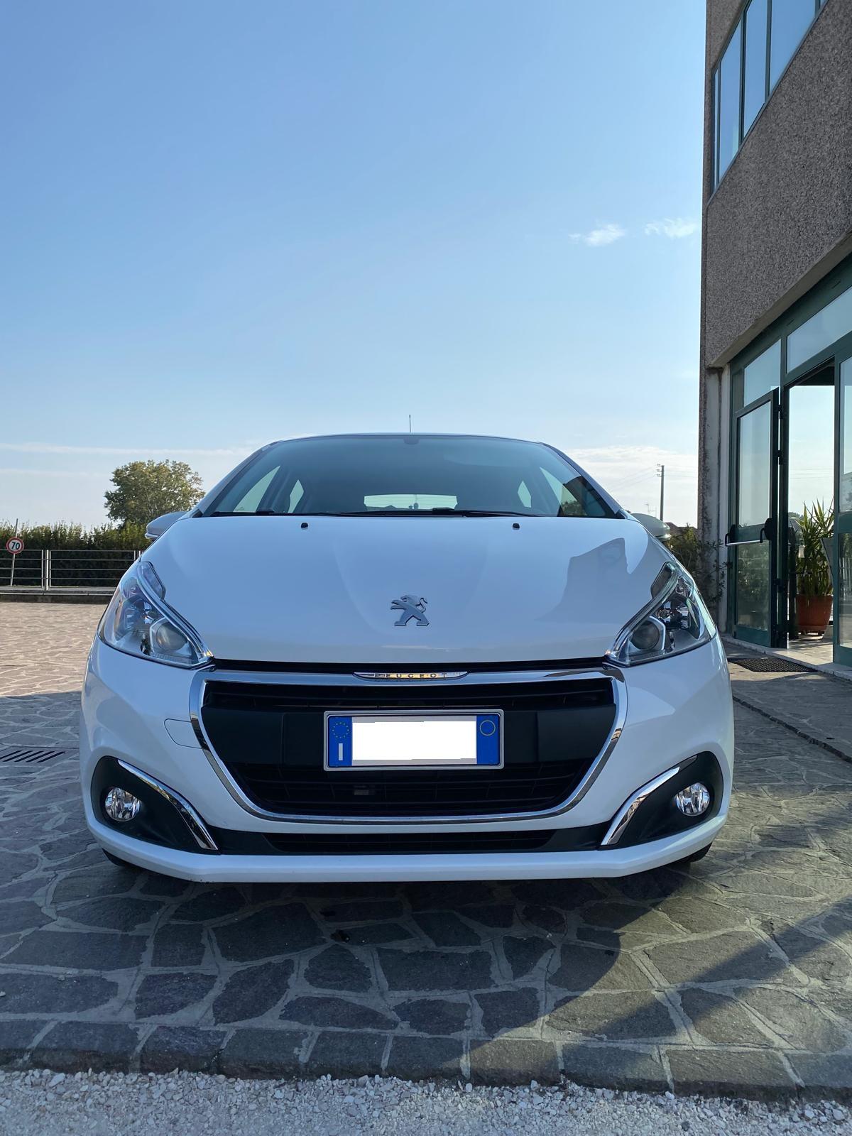 Peugeot 208 5 Porte 208 5p 1.2 puretech Active 82cv