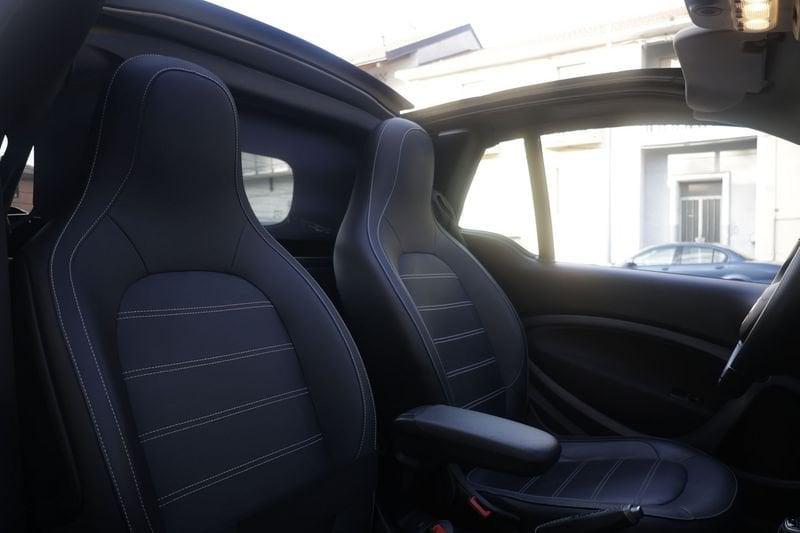smart fortwo smart fortwo 90 0.9 T twinamic cabrio BRABUS Style 66KW ANNO 2019