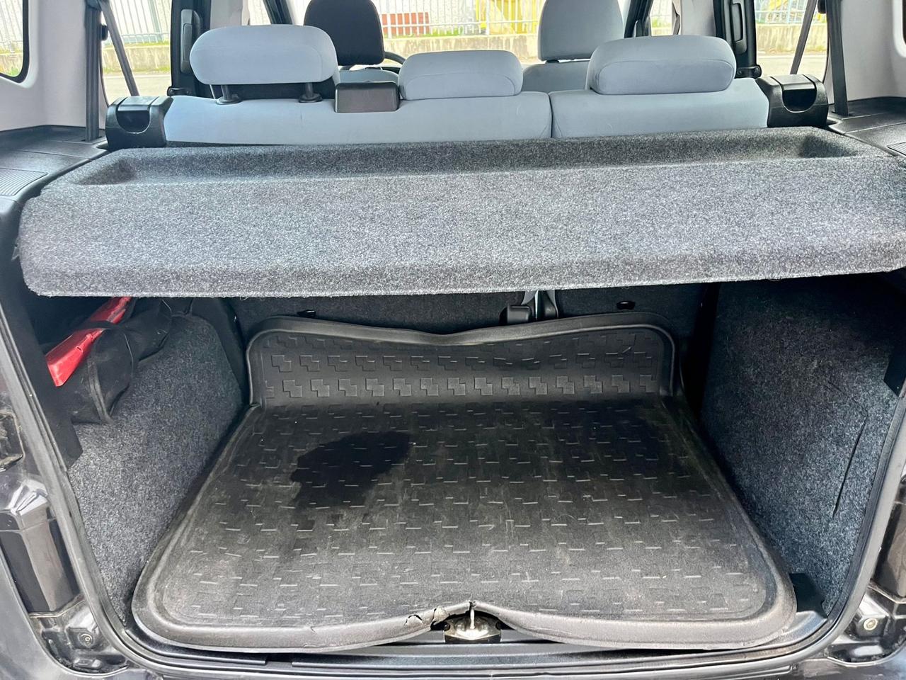 Peugeot Bipper 1.4benz 2010 156.000km 5posti