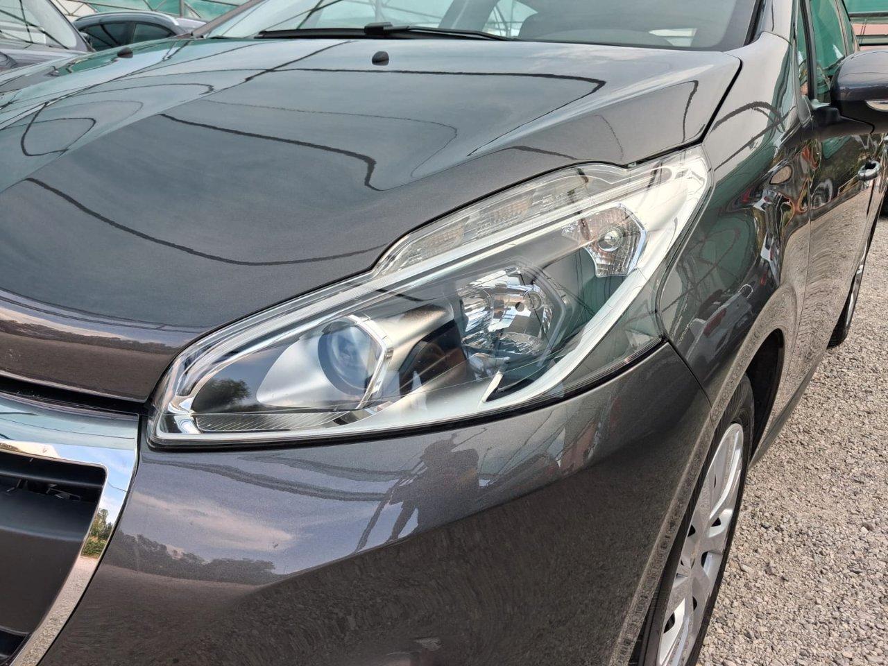 Peugeot 208 5 Porte 1.6 bluehdi Touch 75cv