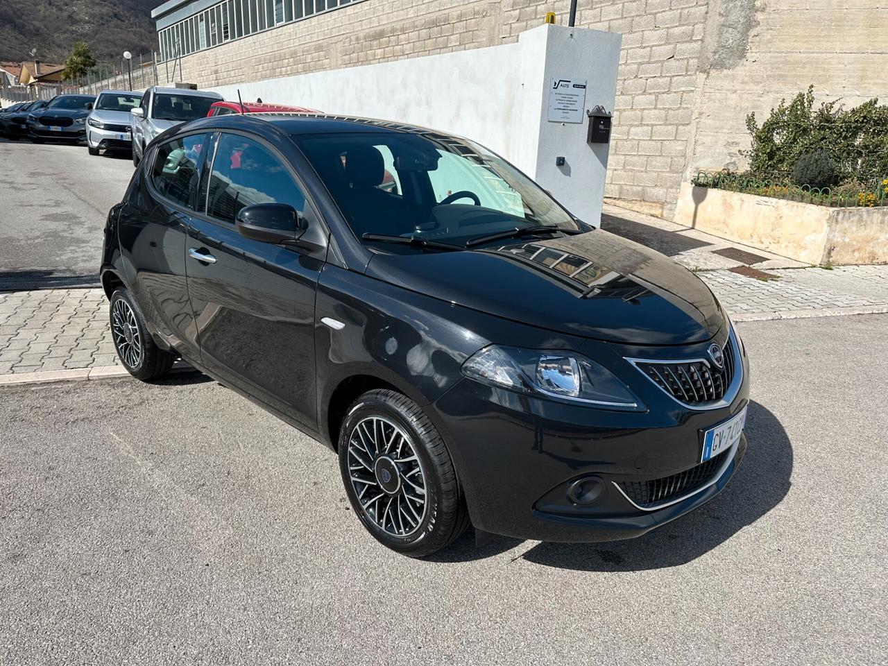 Lancia Ypsilon 1.0 FireFly 5 porte S&S Hybrid Platino