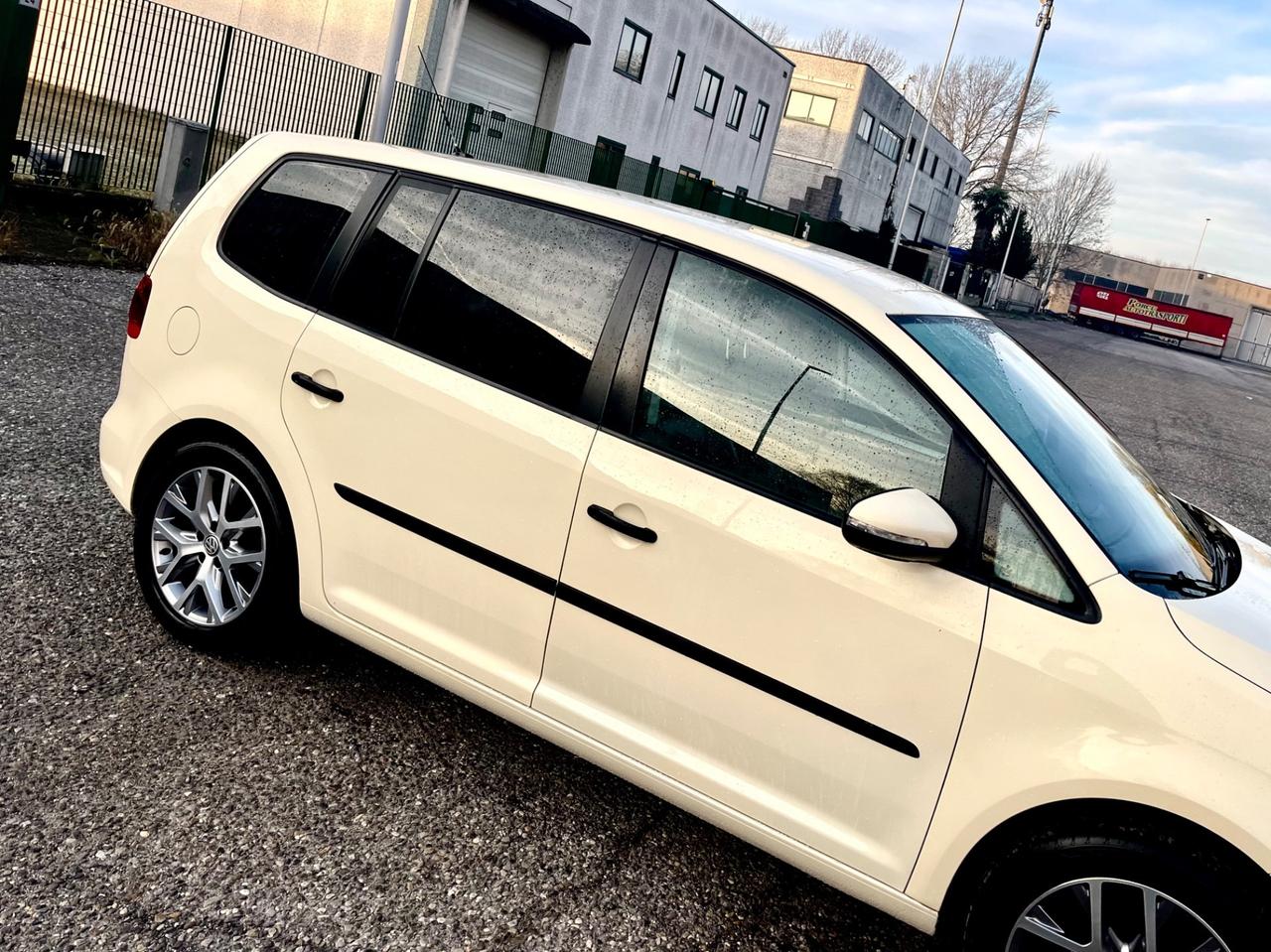 Volkswagen Touran Business 2.0 TDI 140 CV DSG Highline