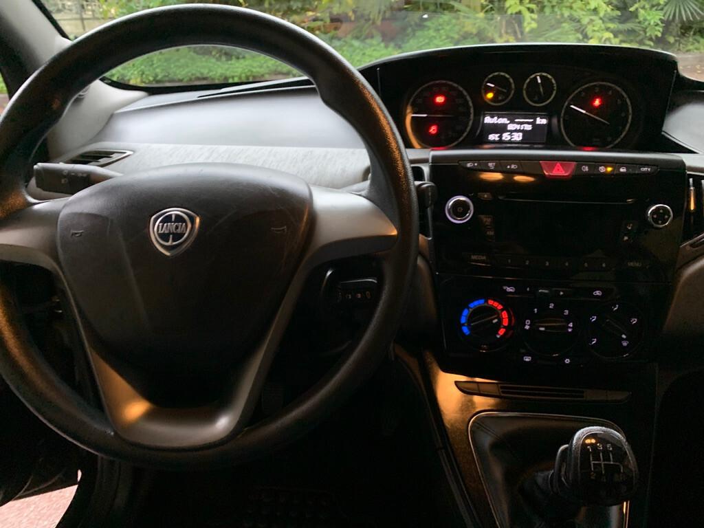 Lancia Ypsilon 1.2 69 CV 5 porte S&S Silver