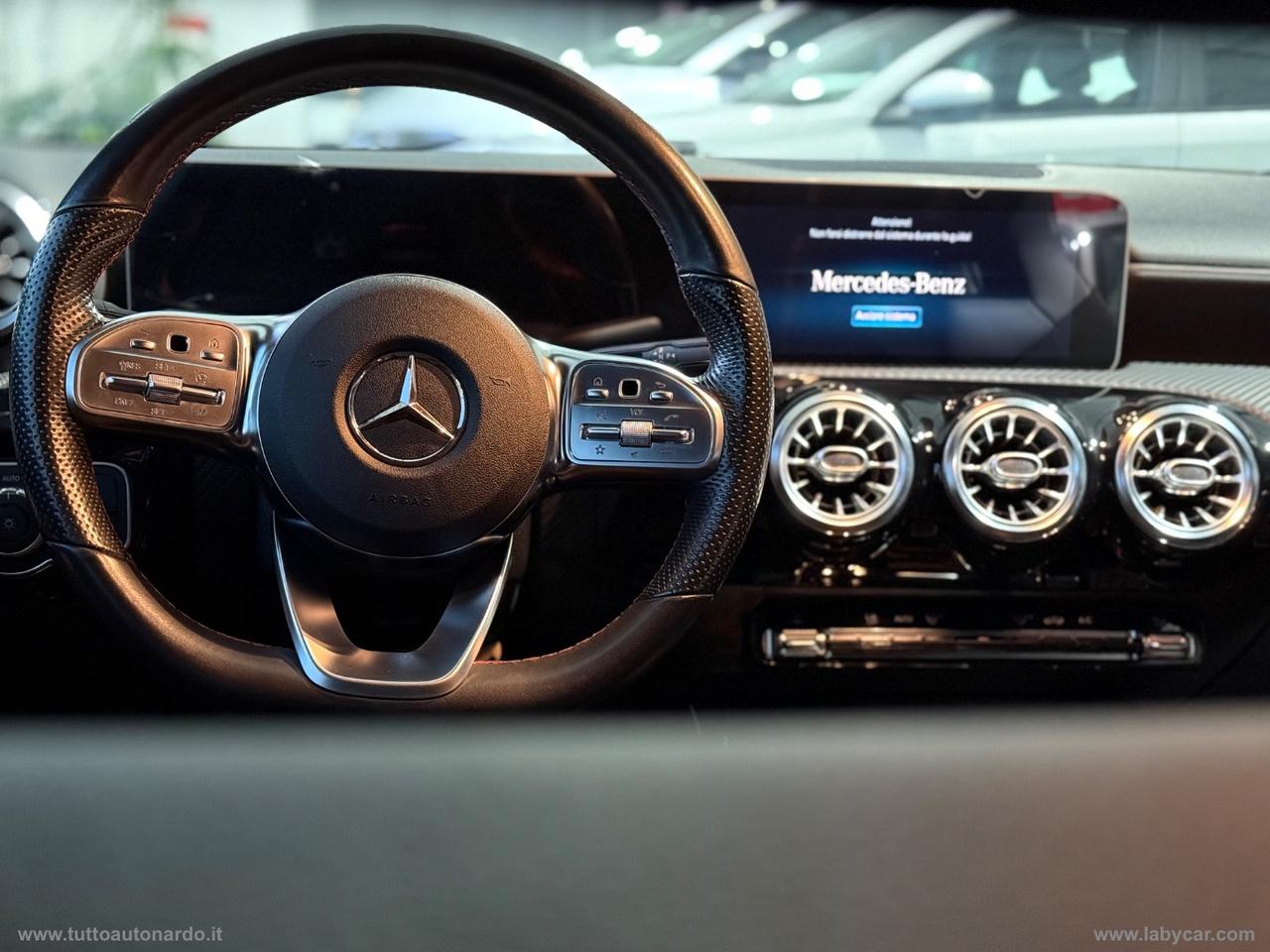 MERCEDES-BENZ A 180 d Automatic Premium