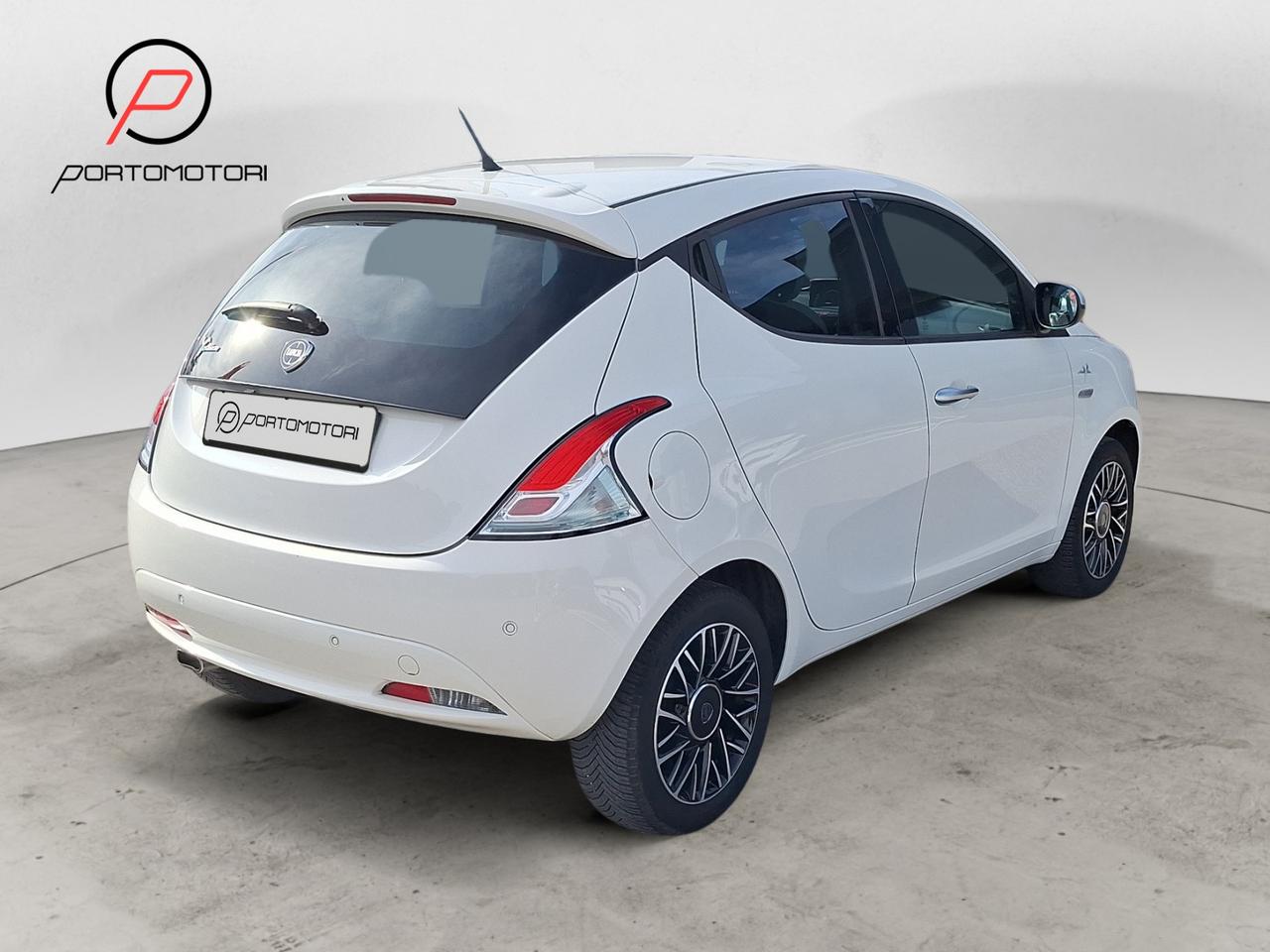 LANCIA Ypsilon 3ª serie - Ypsilon 1.2 69 CV 5 porte Mya