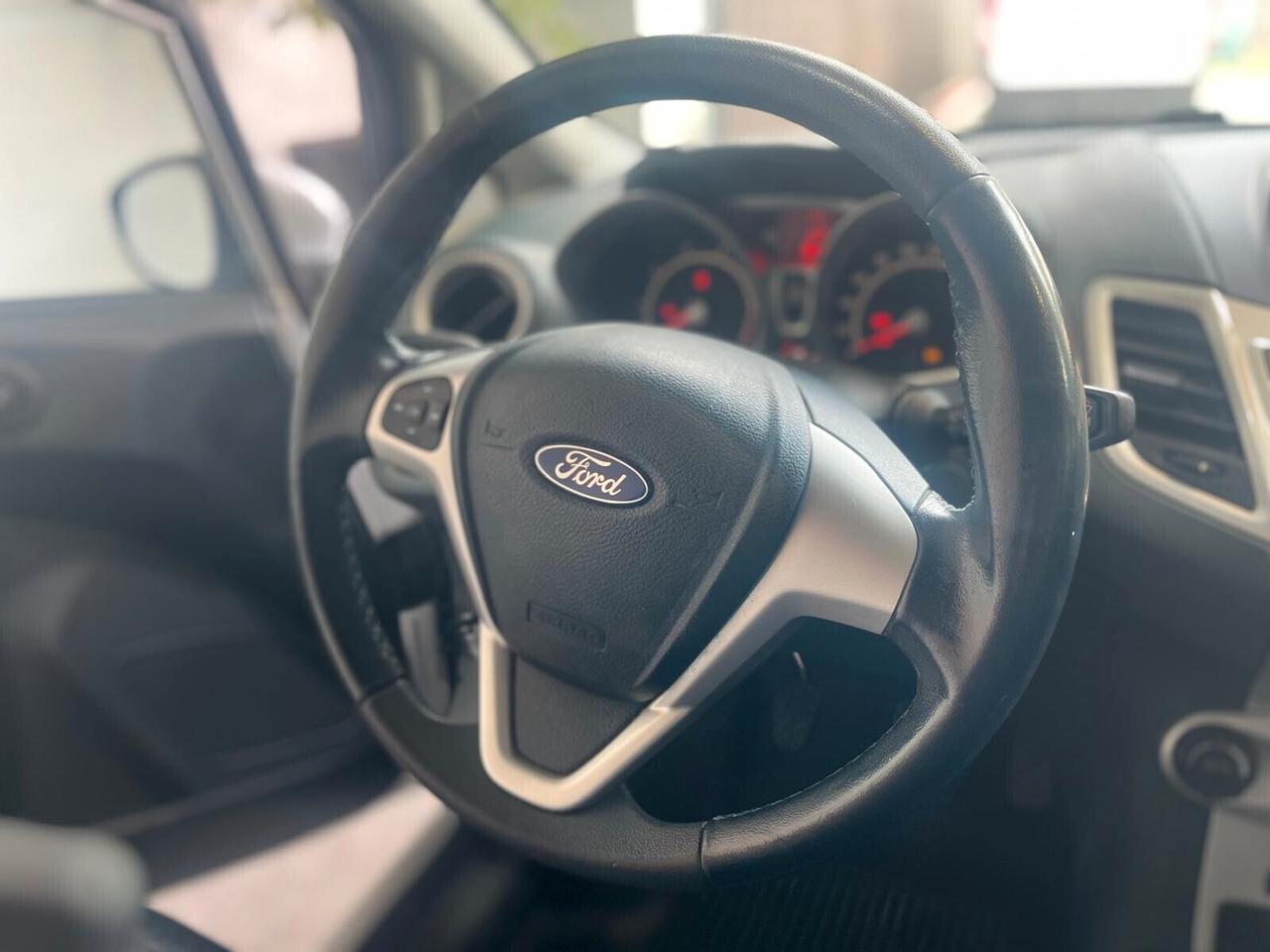 FORD FIESTA 1.2 60CV TITANIUM *UNICOPRO* *2012*