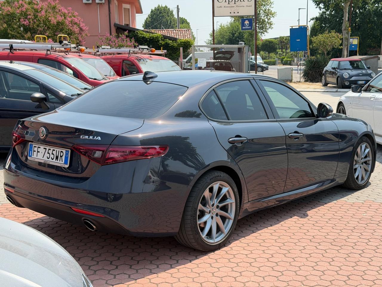 Alfa Romeo Giulia 2.2 INTERNI ROSSI 180 CV AT8