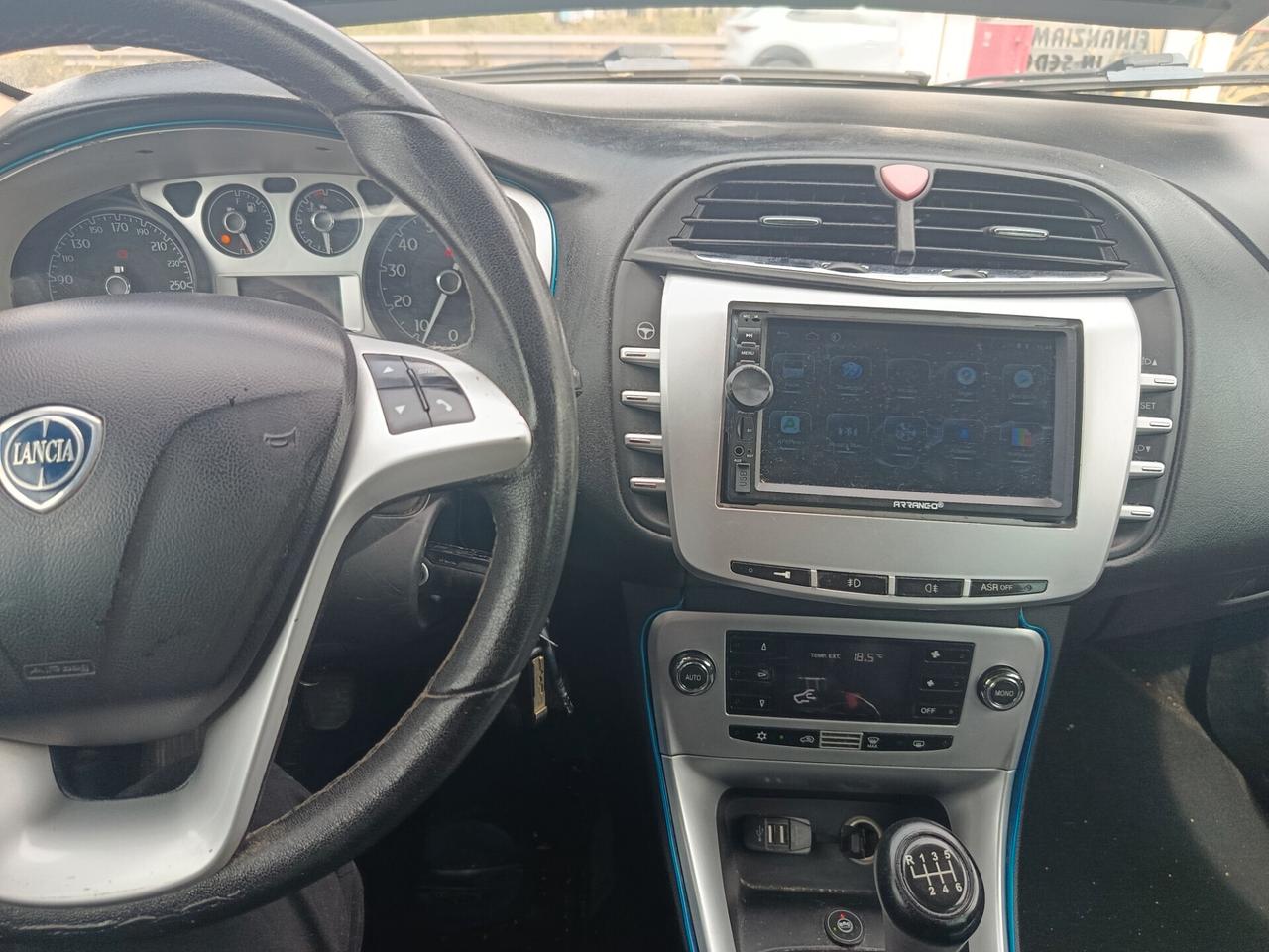 Lancia Delta 1.4 T-JET GPL