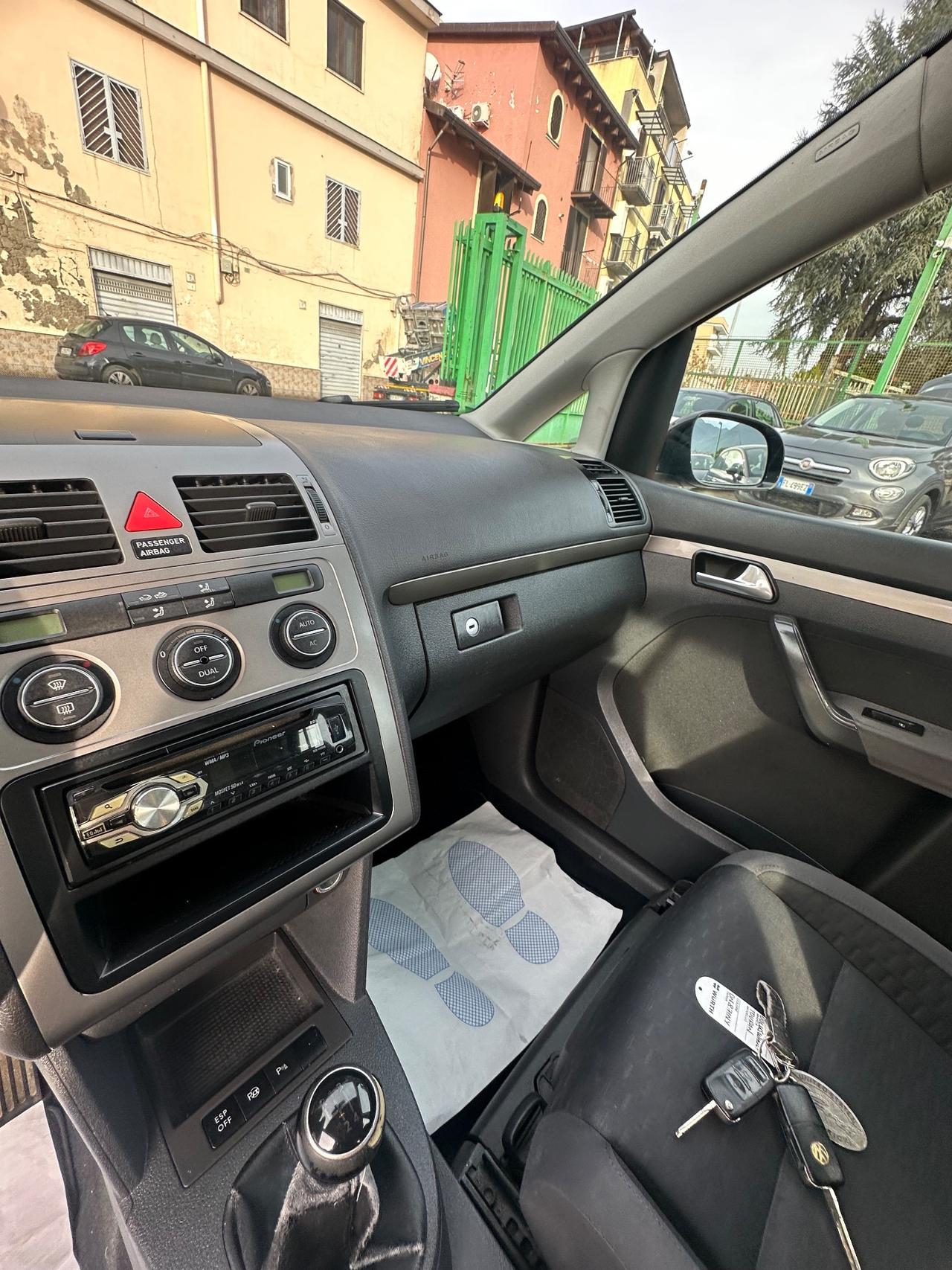 Volkswagen Touran 1.6 Trendline Bifuel G