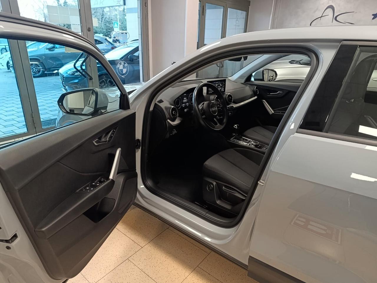 Audi Q2 35 TDI S tronic Business