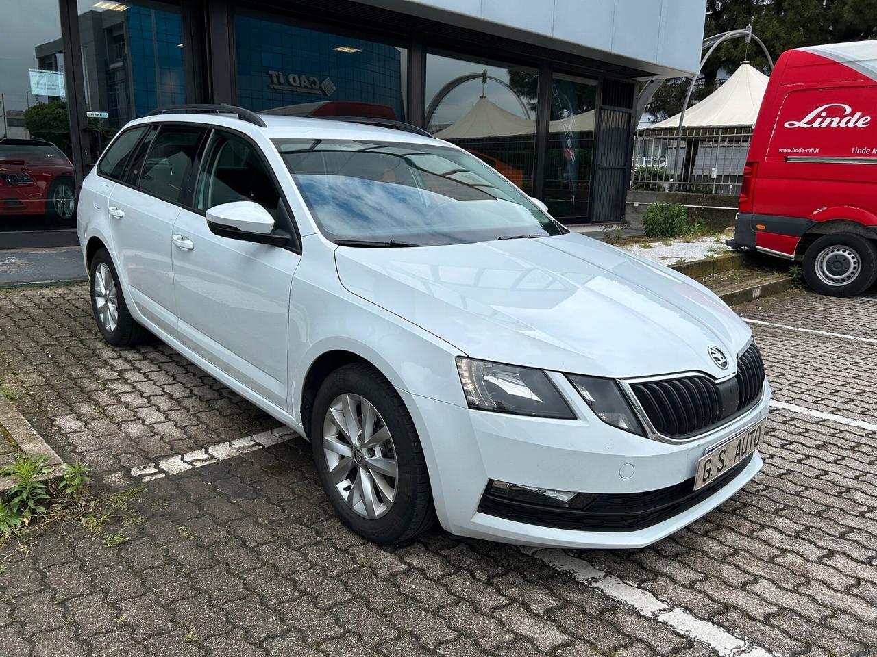 Skoda Octavia Wagon 1.6 tdi 115cv dsg VAN IVA ESP.