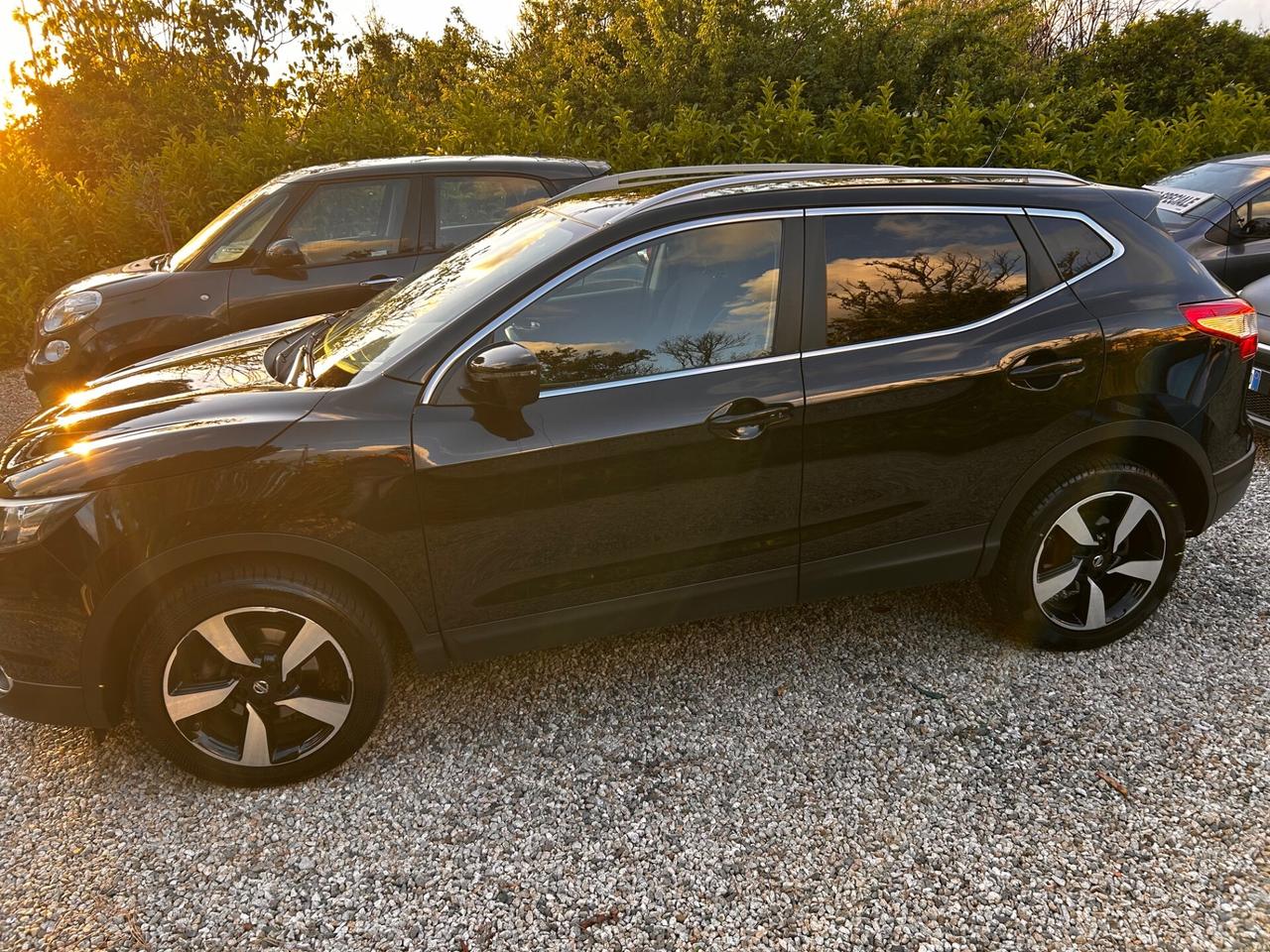 Nissan Qashqai 1.6 dCi 2WD 360 *FULL*TETTO*NAVI*CAMERA*