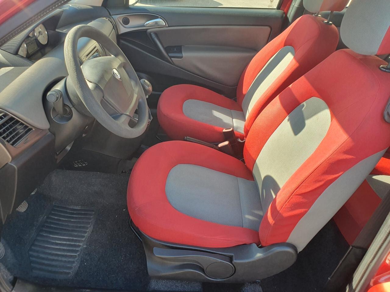 Lancia Ypsilon 1.2 benzina Neopatentati 2005