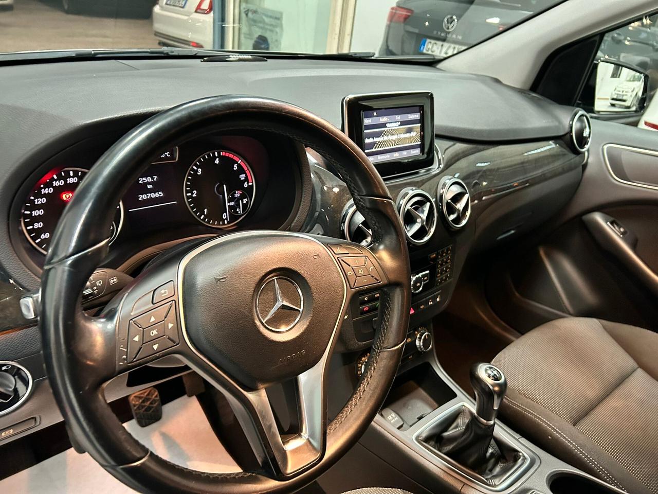 Mercedes-benz B 180 d 2012