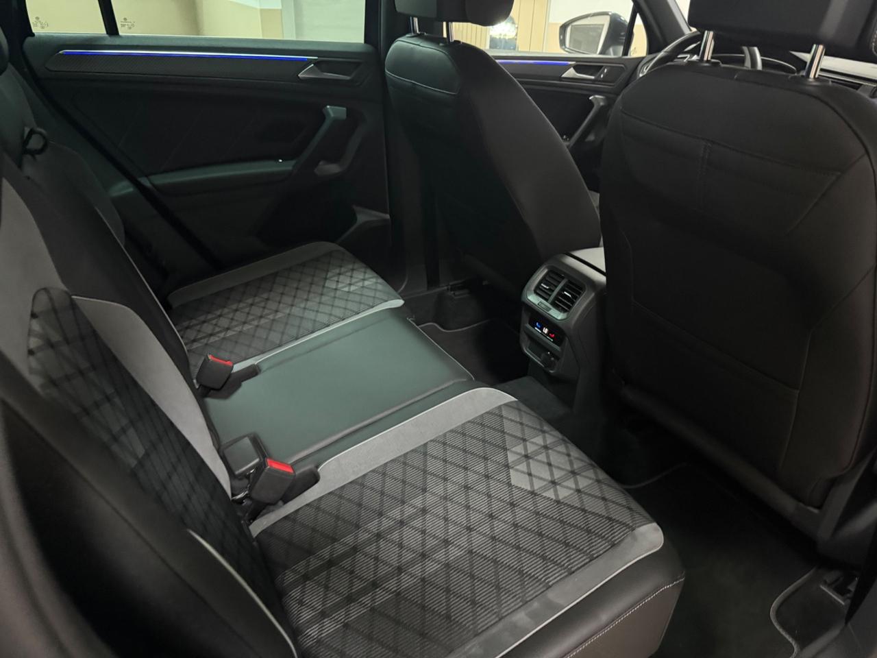 Volkswagen Tiguan 2.0 TDI 150 CV SCR DSG R-Line