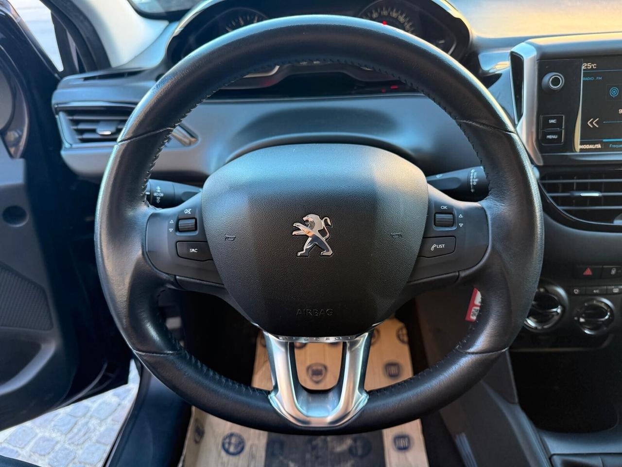 Peugeot 208 1.2 Benz 82cv Allure PER NEOPATENTATI