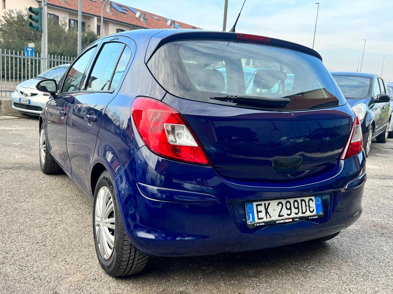 Opel Corsa 1.2 5 porte Club