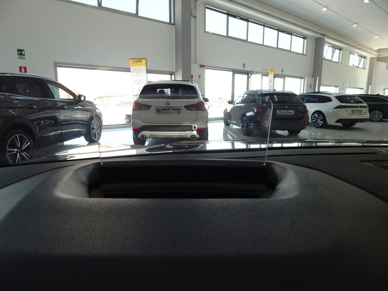 Citroen C4 1.5 bluehdi Shine EAT8 S&S TETTO-NAVI-PELLE-LED