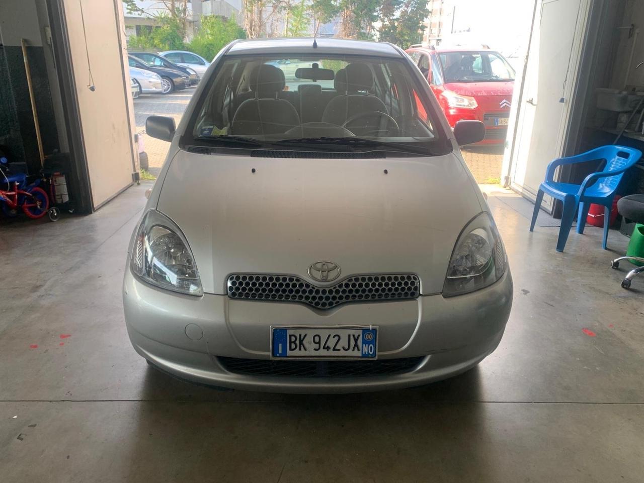 Toyota Yaris 1.0i 16V cat 5 porte