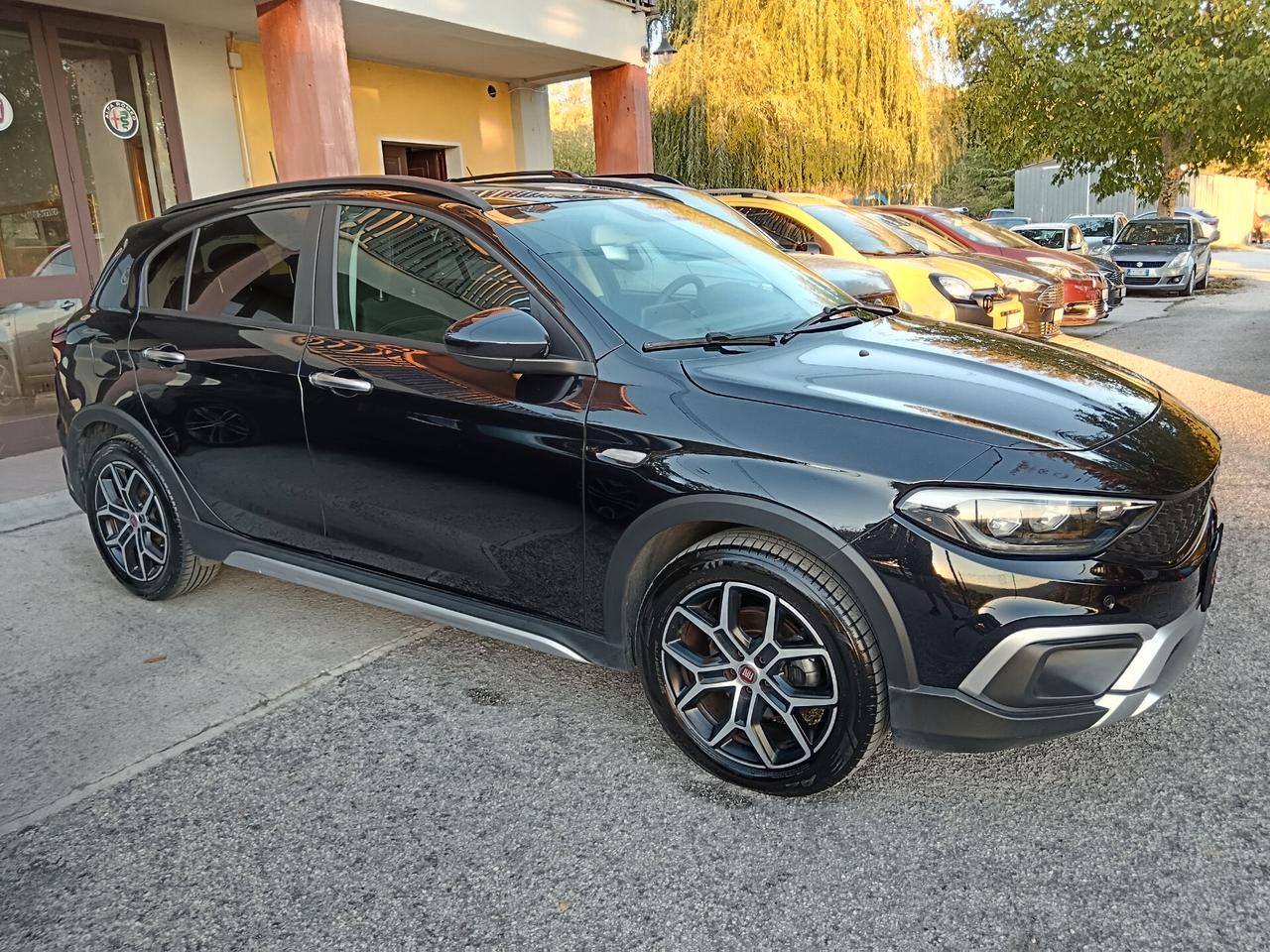 Fiat Tipo 1.6 MJT 5P 130CV CROSS NUOVISSIMA