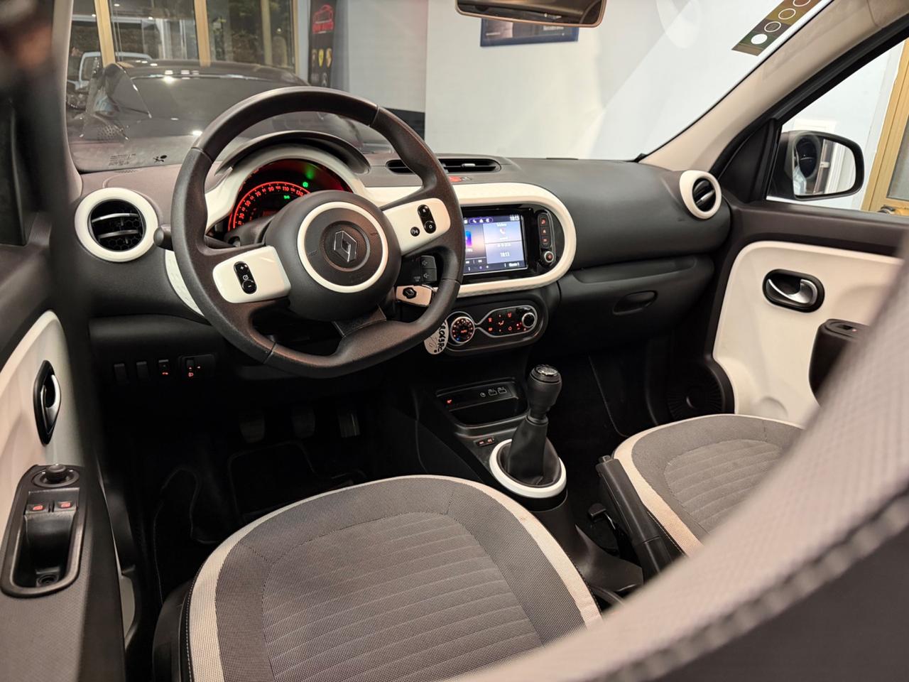 Renault Twingo Zen 65 OK NEOPATENTATI -063-