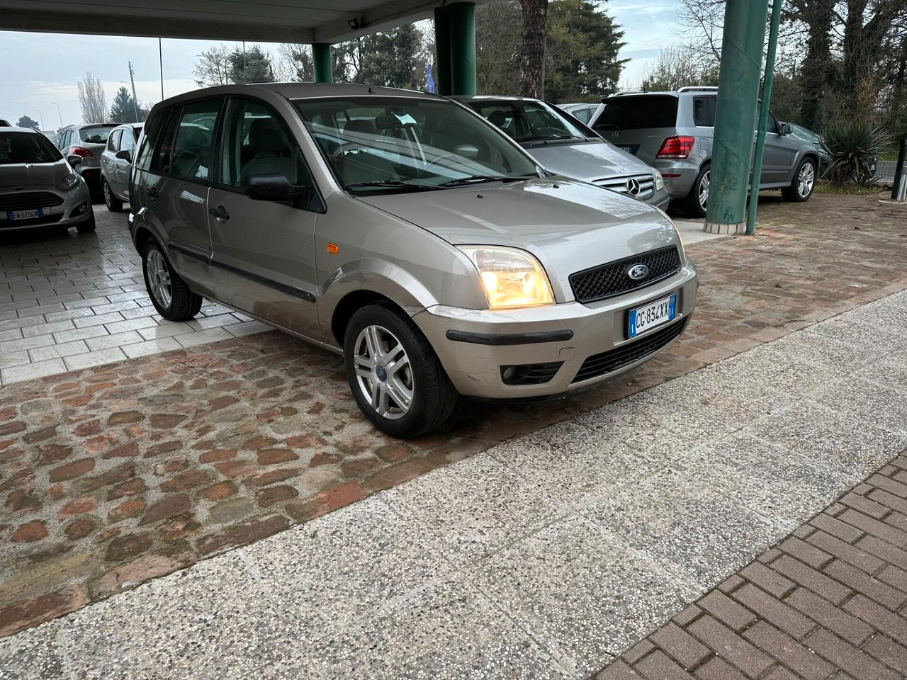 Ford Fusion 1.4 NEOPATENTATI (12 RATE)