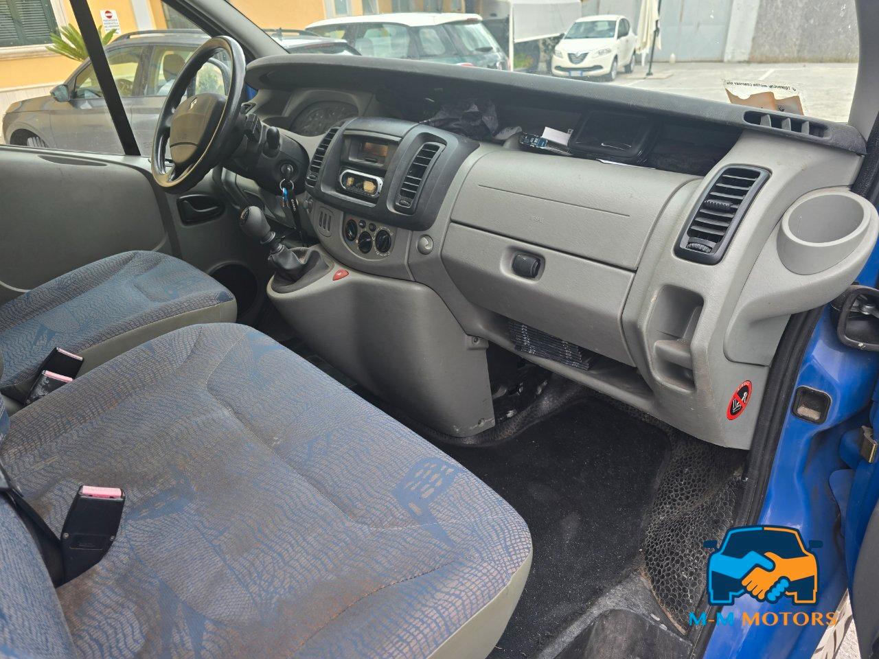 RENAULT Trafic T29 2.5 dci 16v 140cv L2H1 N1 6p.ti