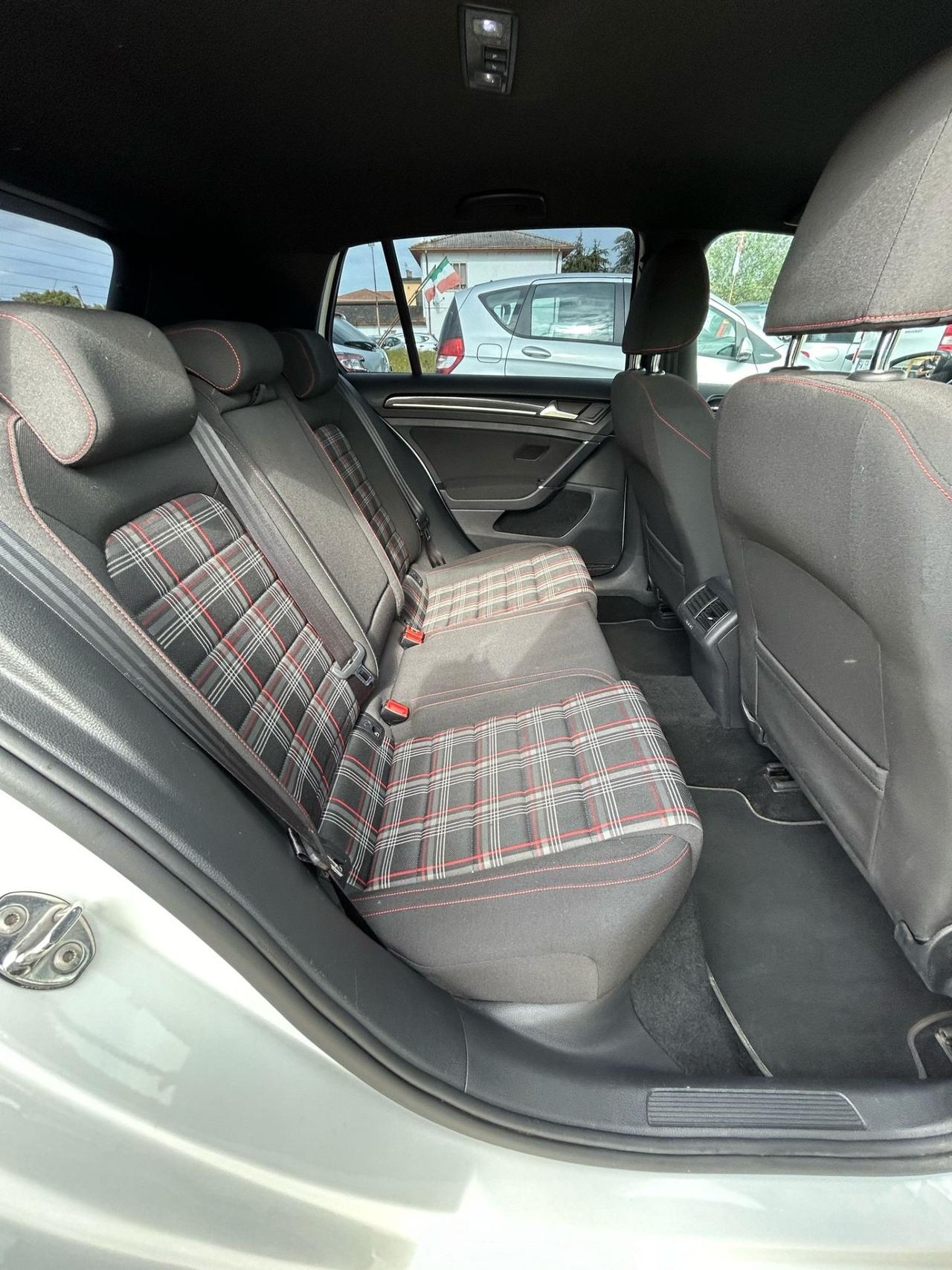 Volkswagen Golf GTI Performance 2.0 TSI 3p. BlueMotion Technology