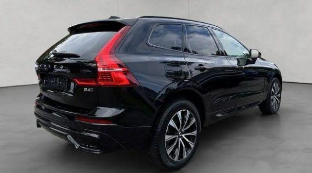 VOLVO XC60 B4 (d) AWD automatico Plus Dark N1Autocarro