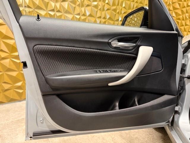 Bmw 118 Serie 1 118d Advantage 5p auto