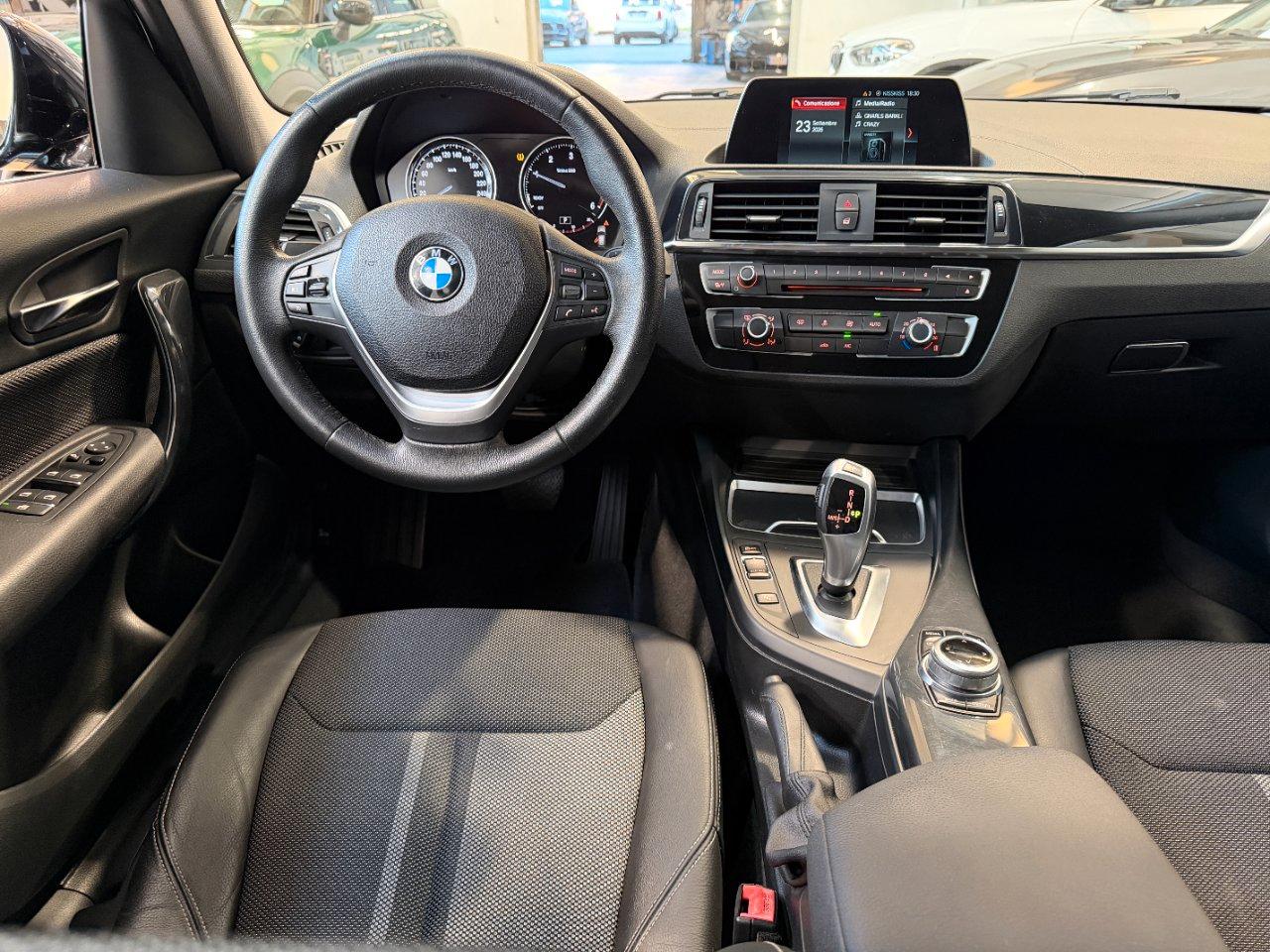 BMW 116 d Urban 5p auto - LED - 17" - Navi