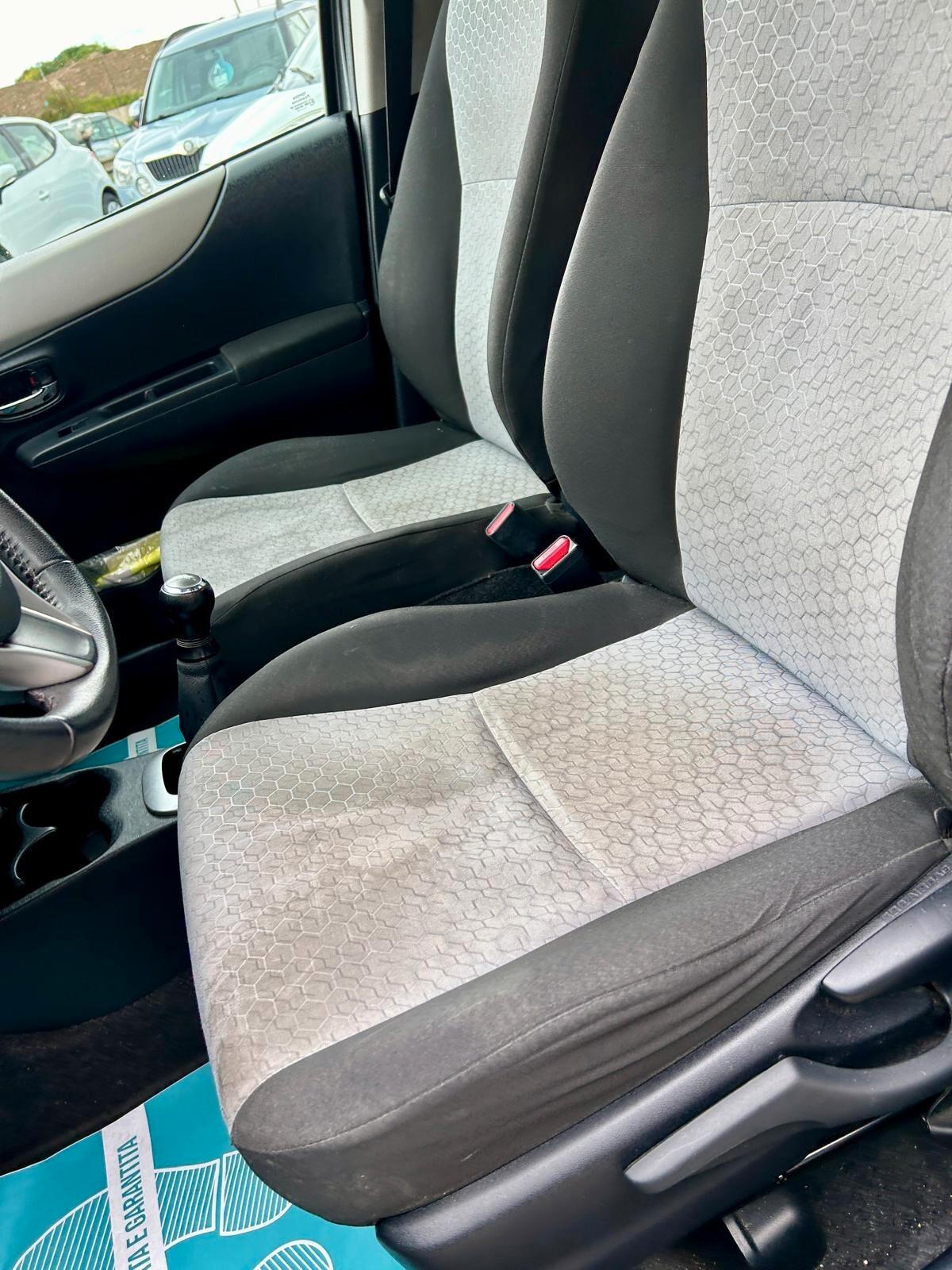 Toyota Yaris 1.0 5 porte Lounge - ok neopatentato