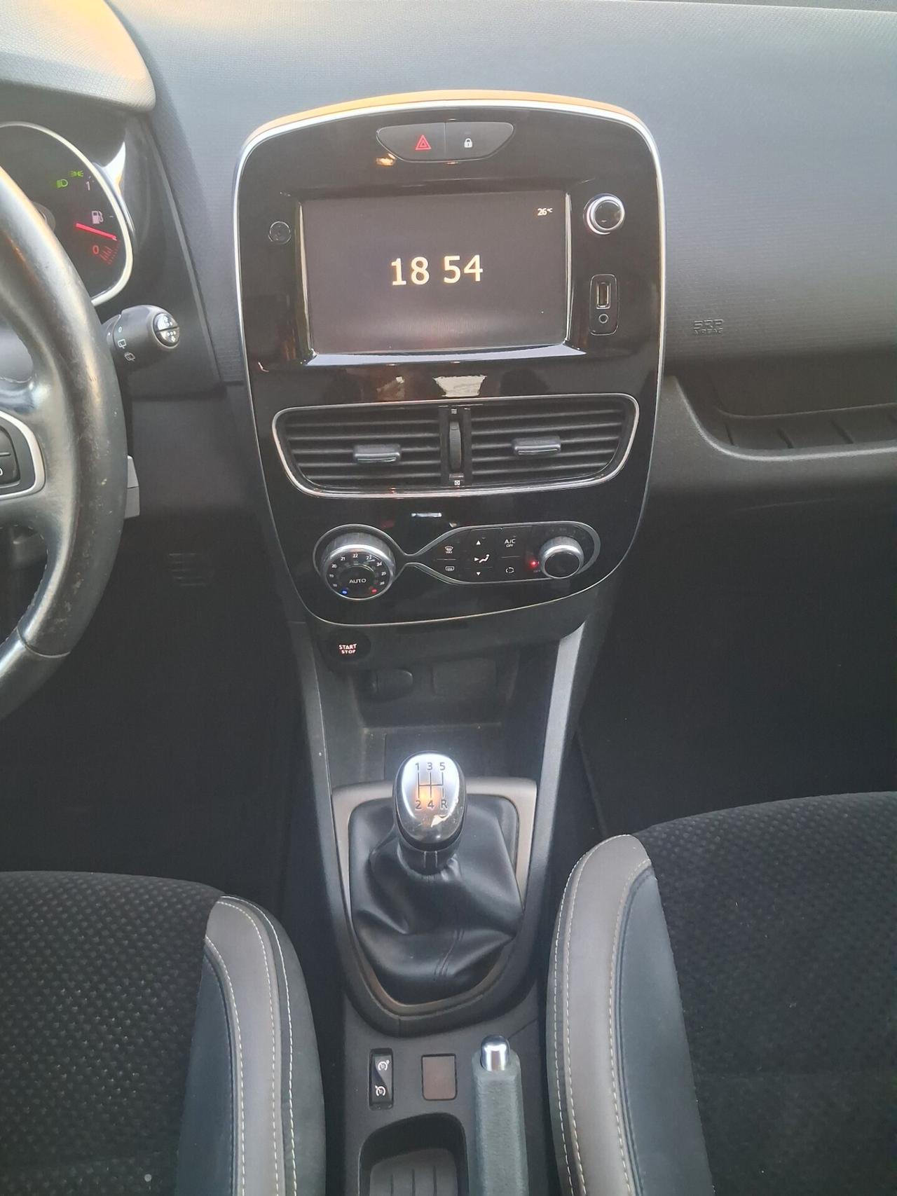 RENAULT Clio Intens 1.200 16v 75cv Km146.000