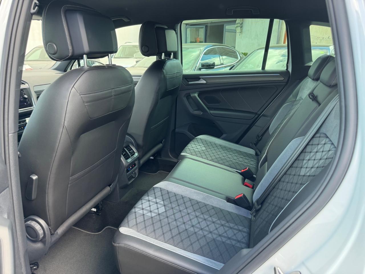 Volkswagen Tiguan 2.0 TDI 150 CV SCR DSG 4MOTION R-Line