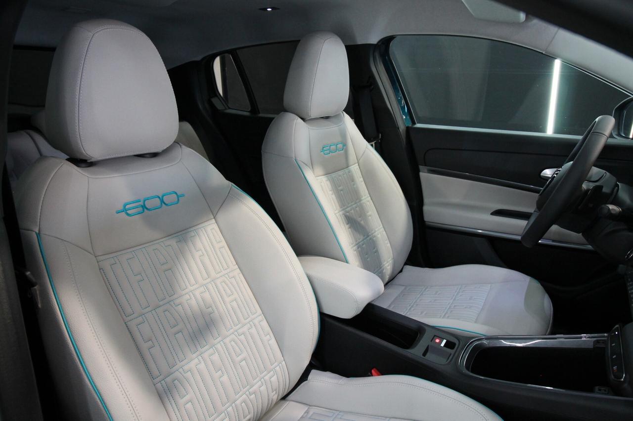 FIAT 600 1.2 HYBRID LA PRIMA 110 CV