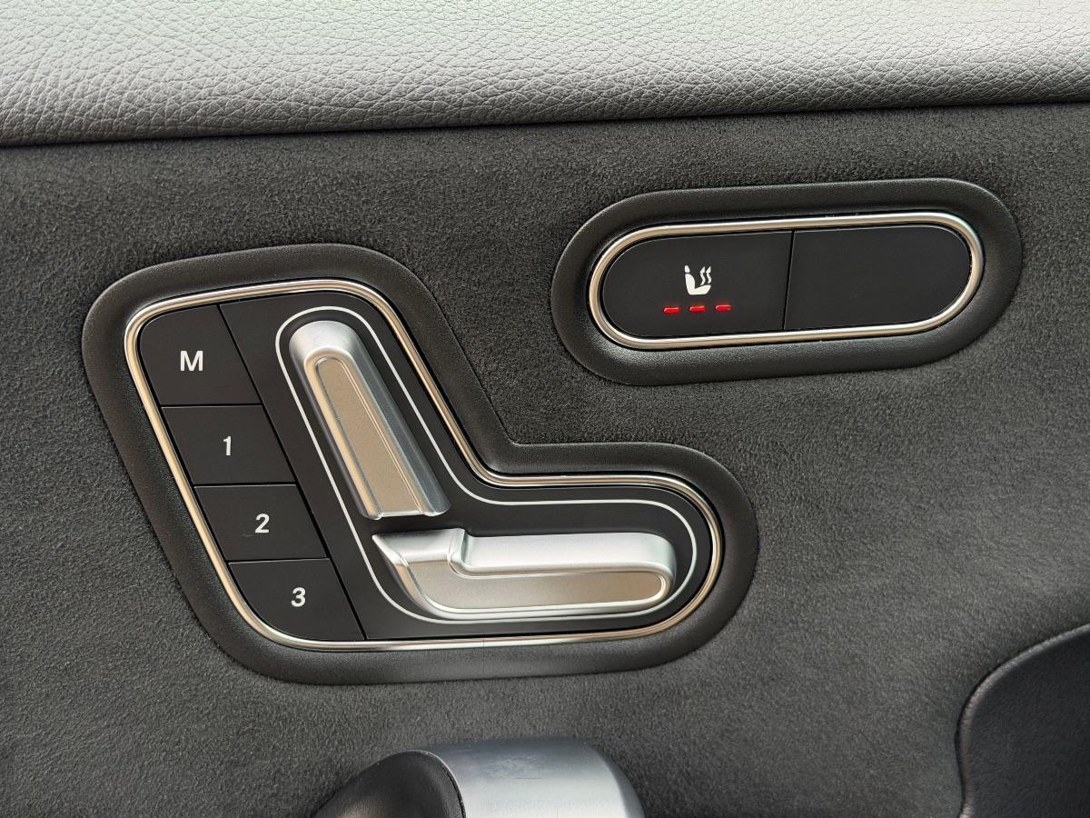 New Mercedes-Benz Classe A 200d Premium AMG Night Editon 150CV