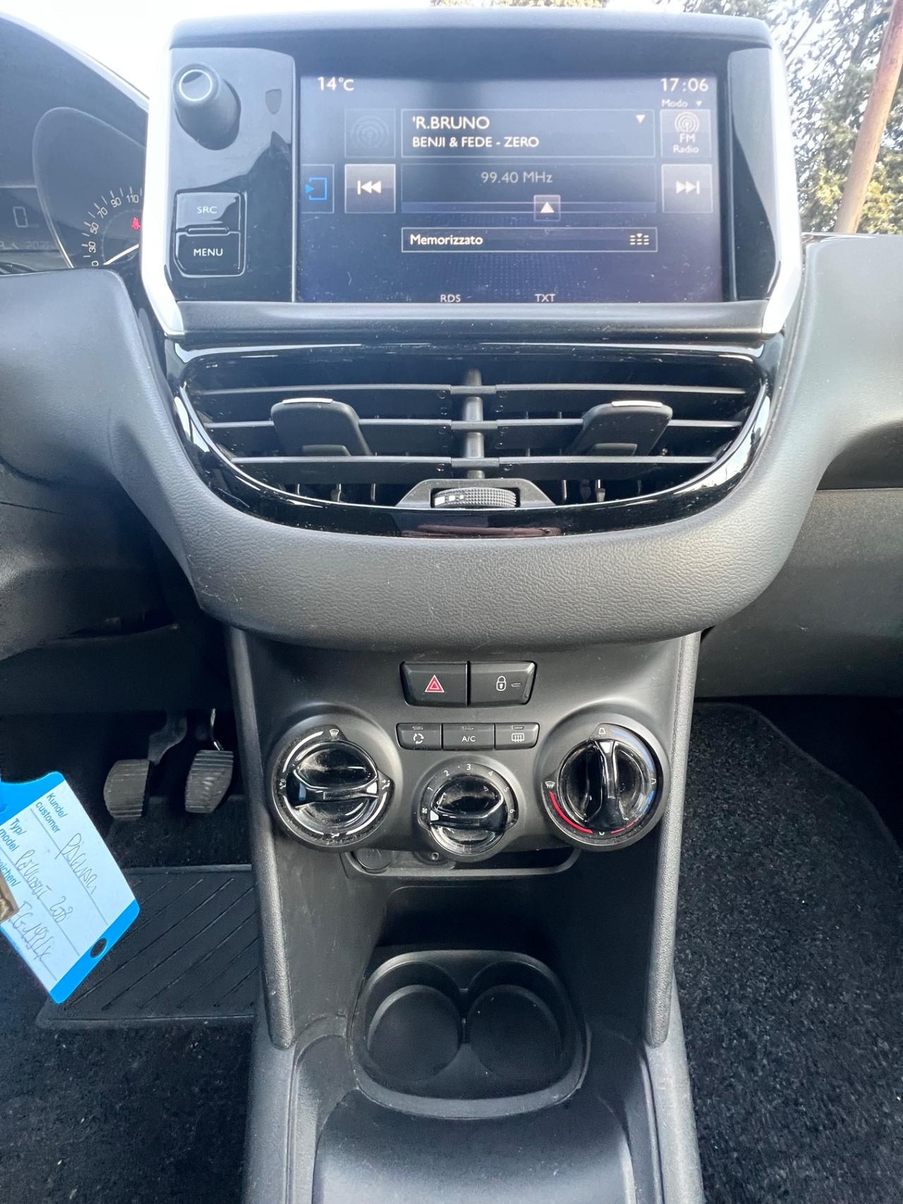 Peugeot 208 PureTech 82 5 porte Allure