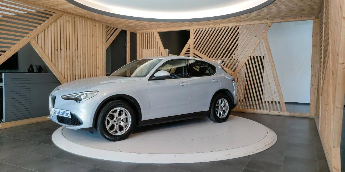 Alfa Romeo Stelvio 2.2 t Business Q4 190cv auto