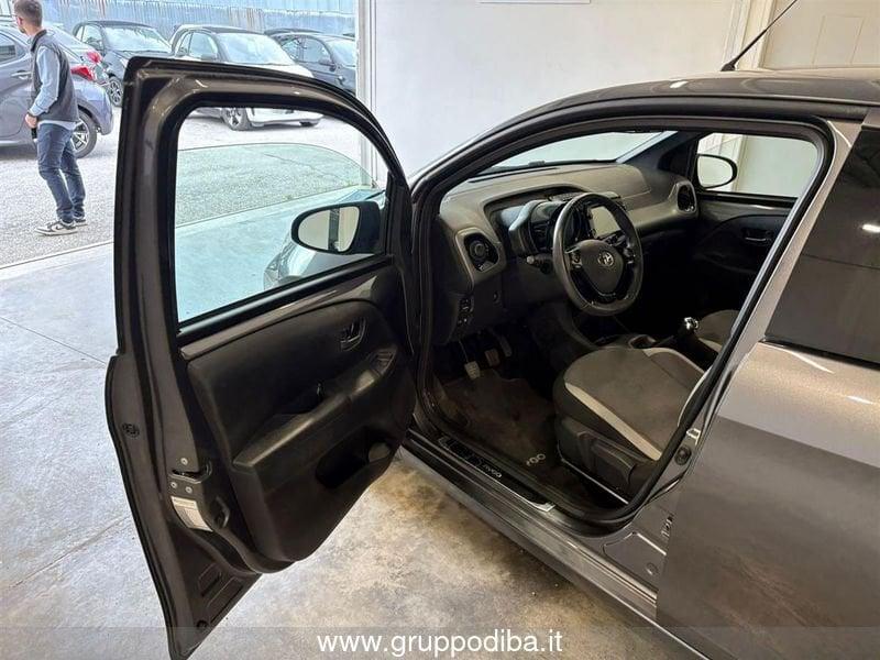 Toyota Aygo II 2018 5p 5p 1.0 x-clusiv 72cv