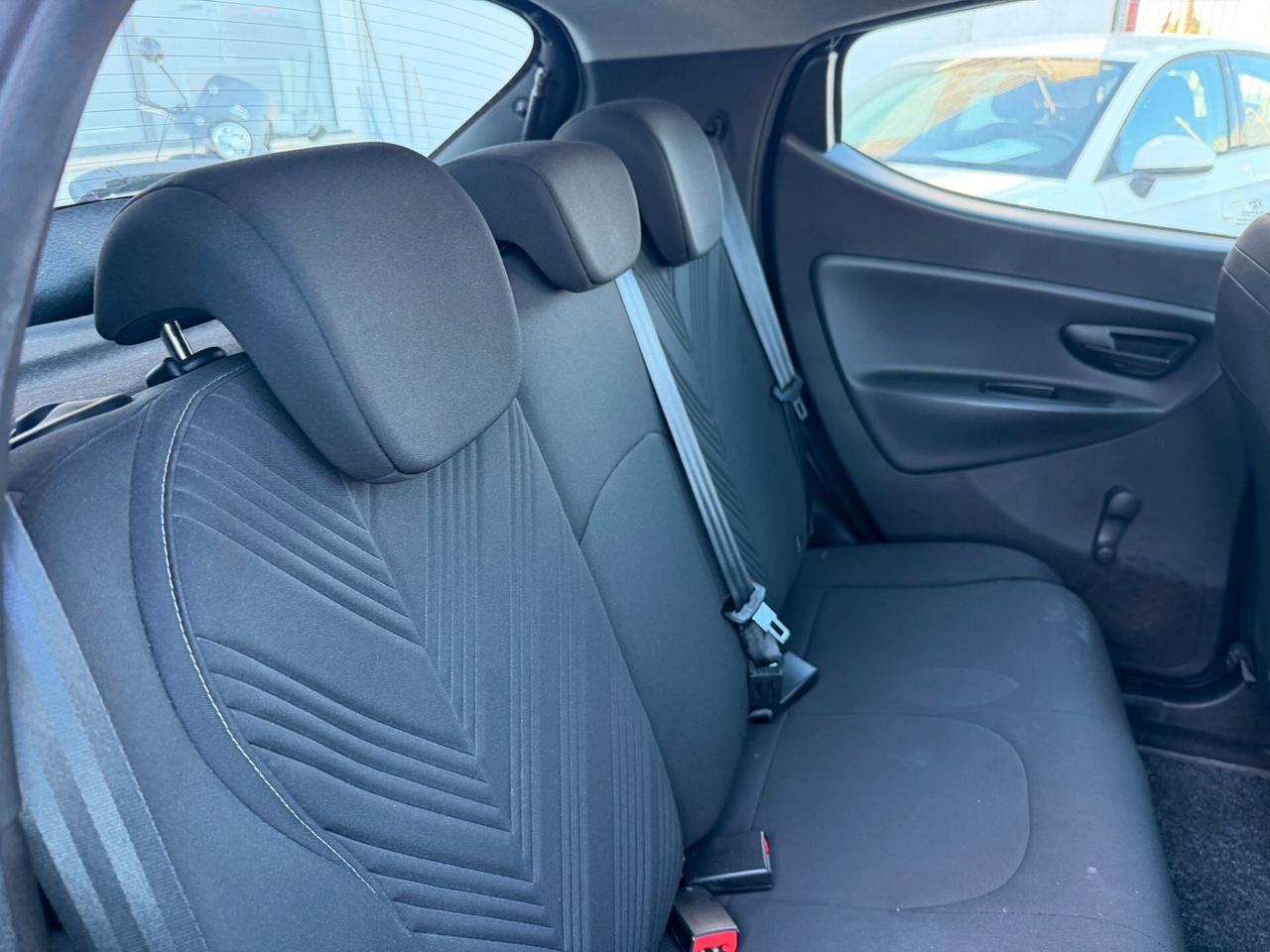 Lancia Ypsilon 1.0 FireFly 5 porte S&S Hybrid Gold