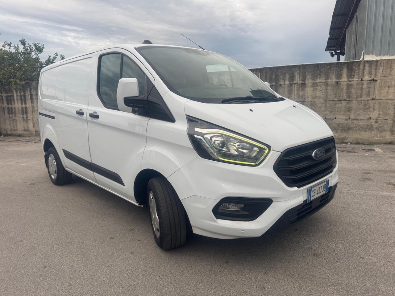 Ford Transit Custom 280 2.0 EcoBlue Hybrid 130 PC Furg. Titanium