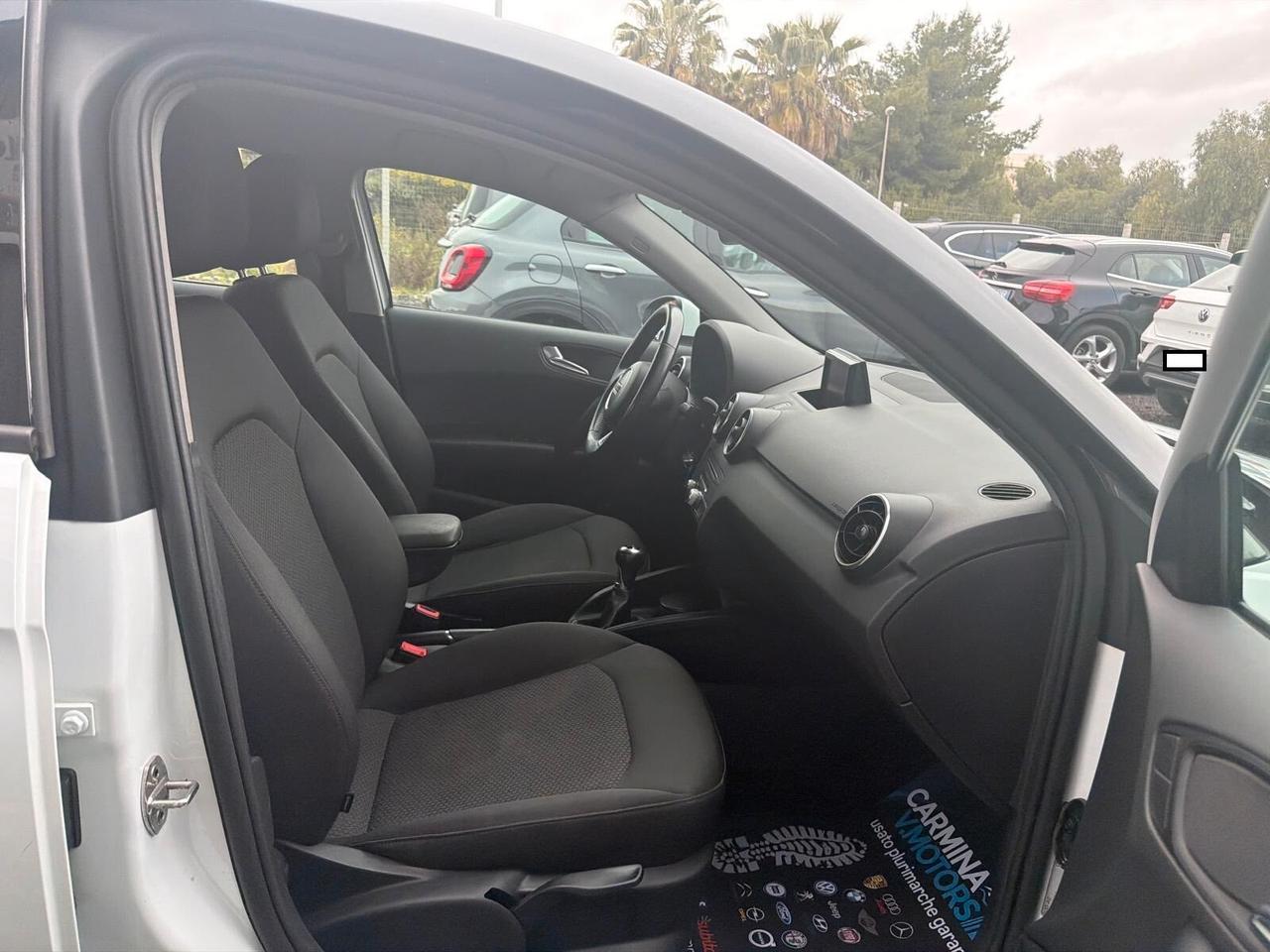 Audi A1 1.6 BICOLORE METAL PLUS