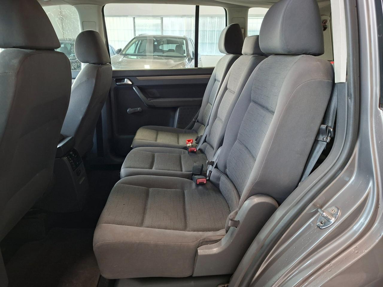 Volkswagen Touran 1.6 Conceptline