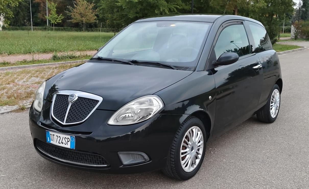 Lancia Ypsilon 1.2 Argento