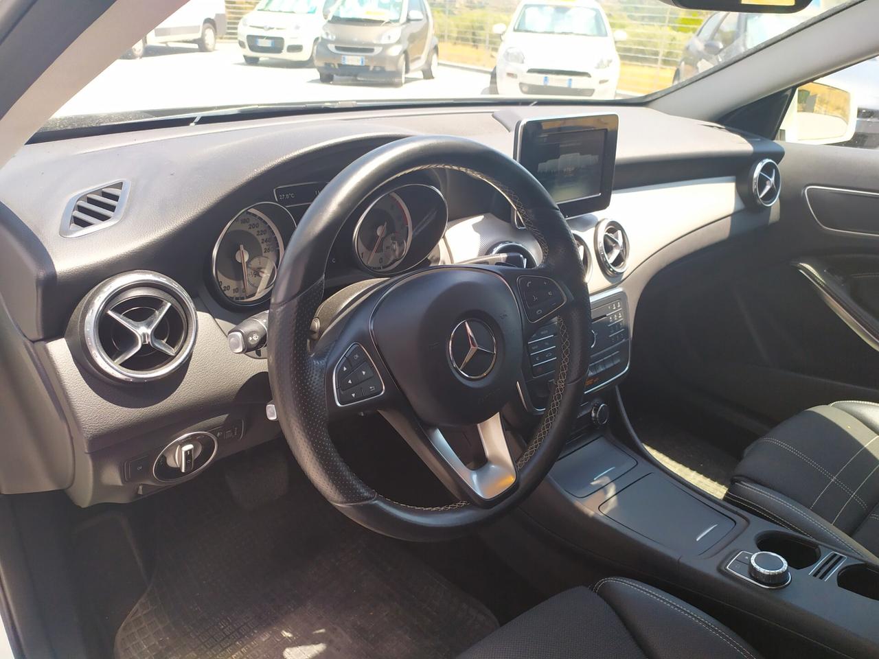 Mercedes-benz GLA 200 d Automatic Premium