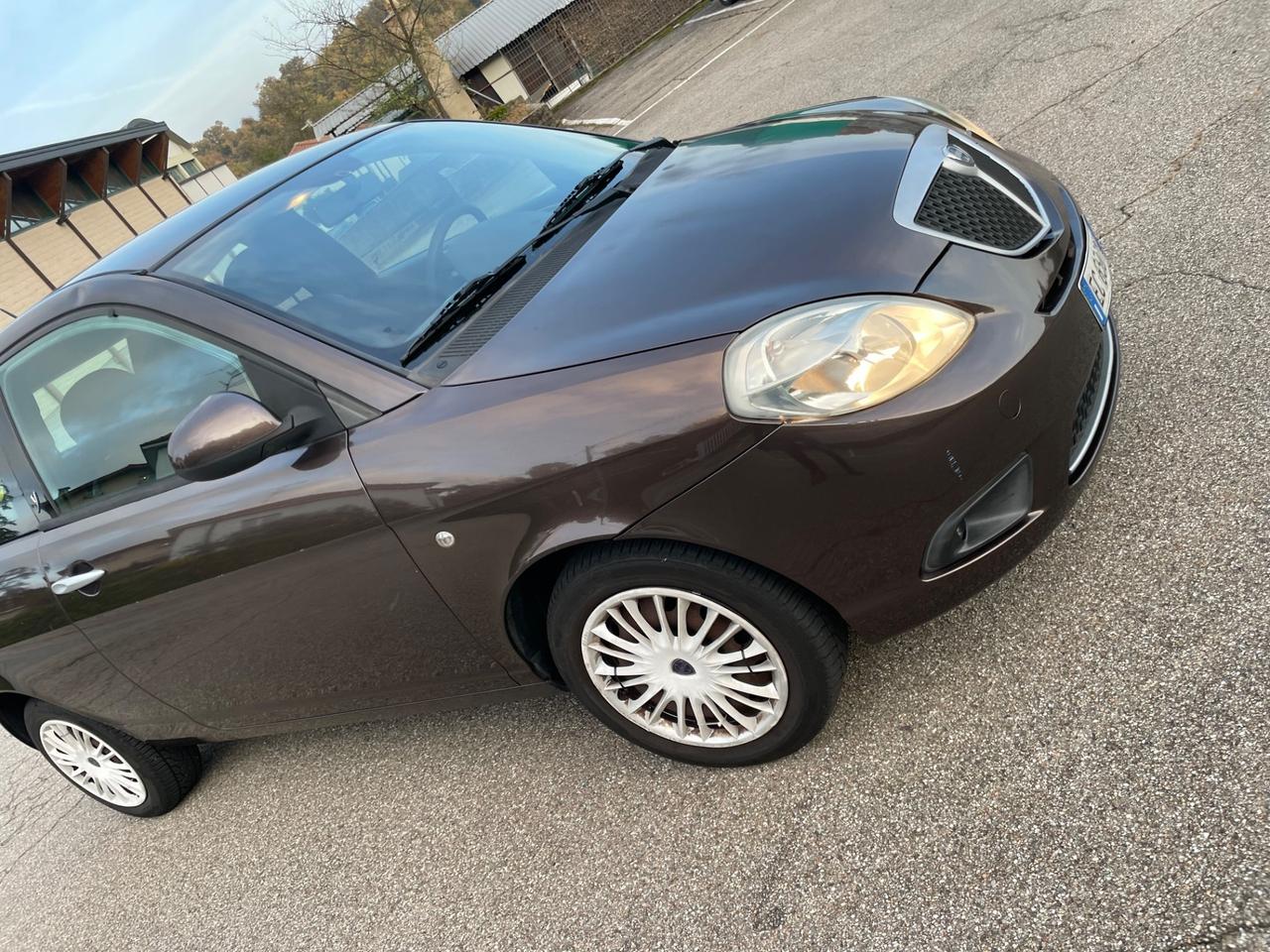 Lancia Ypsilon 1.2 Versus